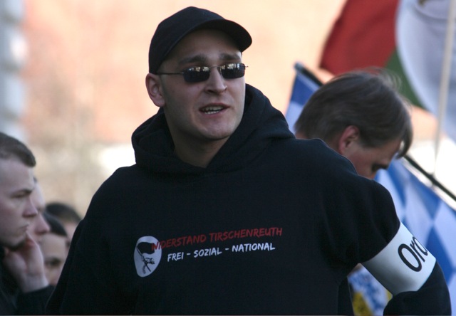 Simon Preisinger als Ordner bei einem Neonaziaufmarsch in Augsburg.  Foto: Robert Andreasch