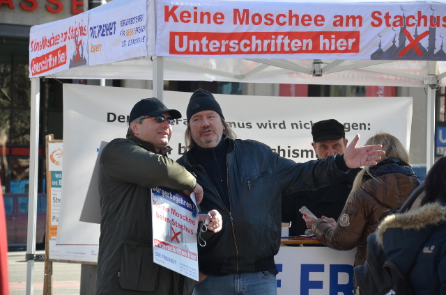 Stimmungsmache der Aktivist_innen um u. a. den DF-Bayern-Generalsekretär Thomas Weiß.  Foto: Hannah Hofmann