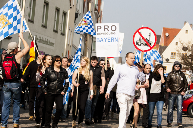 Die rechte Demo durch Schrobenhausen. Foto: Tim Karlson